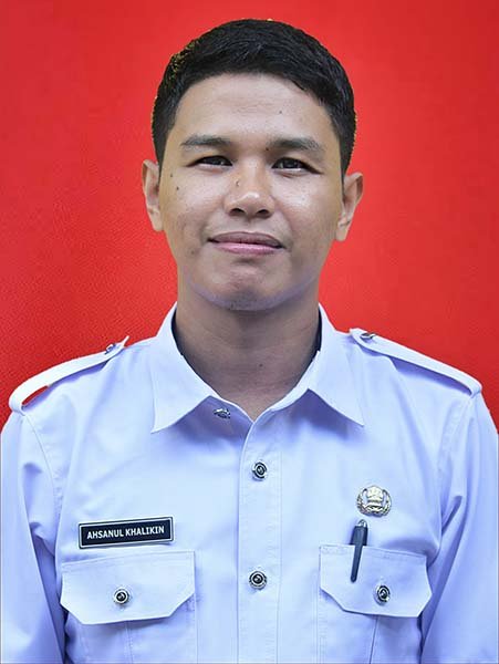 Ahsanul Khalikin, S.Pd. (Guru Bahasa Inggris)