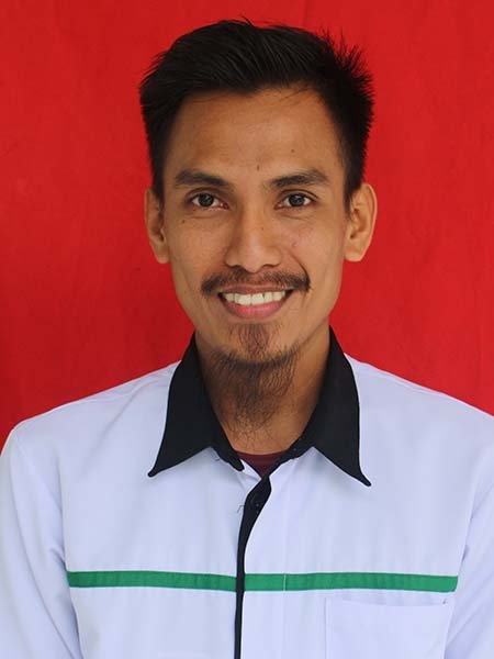 Amri Parewe, S.Pd. (Guru Penjaskes)